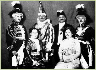 1914 wurde die Prinzengarde gegründet. Ihr erster Kommandeur war Franz Wilmenroth (links), der Sohn des Prinzen von 1907
