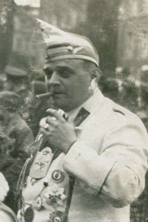 Hans Siemes †